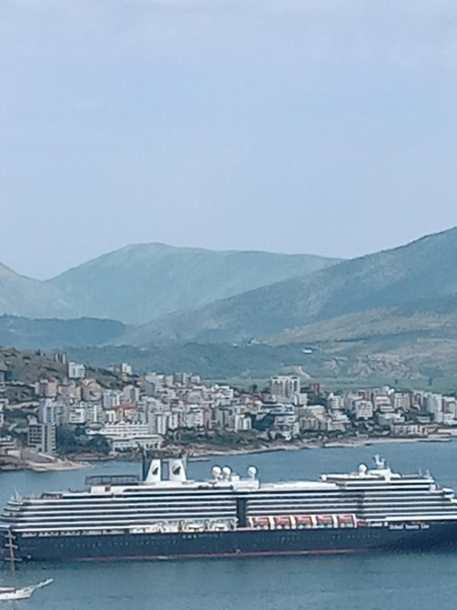 Vjollca's * Saranda